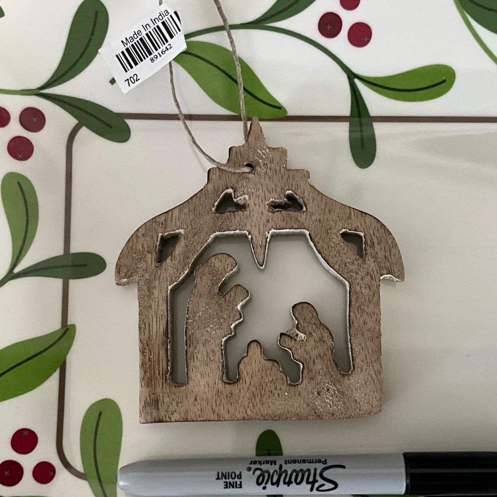 NWT Wooden Nativity Scene Ornament- Made in INDIA Christmas Ornament Manger